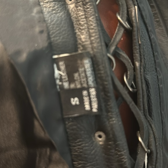 Milwaukee Leather Vest SM - Picture 4 of 13